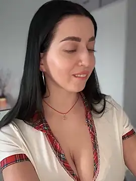 Snapshot of Emylia chatting on January 20, 2025, 3:50 pm Emylia online show from January 20, 2025, 3:50 pm