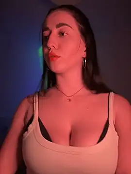 Snapshot of Emylia chatting on March 21, 2025, 11:01 pm Emylia online show from March 21, 2025, 11:01 pm