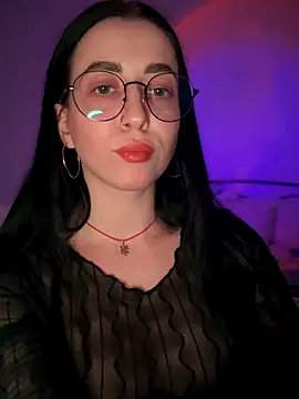 Snapshot of Emylia chatting on November 12, 2025, 9:07 pm Emylia online show from November 12, 2025, 9:07 pm