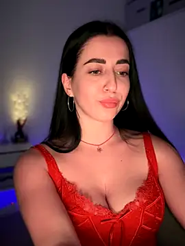 Snapshot of Emylia chatting on December 5, 2024, 9:33 pm Emylia online show from December 5, 2024, 9:33 pm