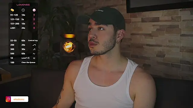 Snapshot of Arkaikomz chatting on February 1, 2025, 11:16 pm Arkaikomz online show from February 1, 2025, 11:16 pm