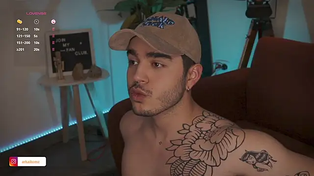 Snapshot of Arkaikomz chatting on March 9, 2025, 9:14 pm Arkaikomz online show from March 9, 2025, 9:14 pm