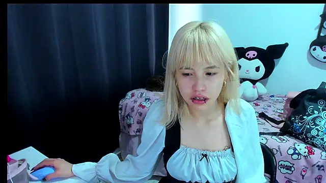 Snapshot of Akane-Mou chatting on December 22, 2025, 4:40 pm Akane-Mou online show from December 22, 2025, 4:40 pm