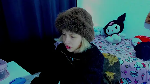 Snapshot of Akane-Mou chatting on March 5, 2026, 7:43 pm Akane-Mou online show from March 5, 2026, 7:43 pm