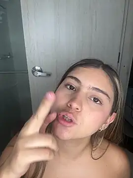 Snapshot of sofia_henaok chatting on March 5, 2026, 1:57 am sofia henaok online show from March 5, 2026, 1:57 am