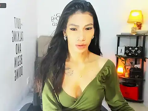 Trixie Mattel21 online show from April 12, 2026, 11:41 pm