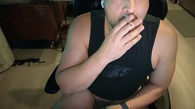 Snapshot of HungandThickLatin chatting on September 30, 2025, 3:34 am HungandThickLatin online show from September 30, 2025, 3:34 am