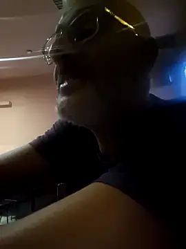 Snapshot of cuci45 chatting on October 9, 2025, 4:40 pm cuci45 online show from October 9, 2025, 4:40 pm