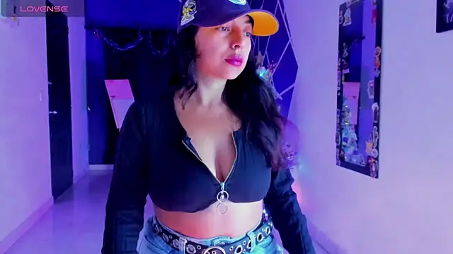 Snapshot of ink_demonxxx chatting on December 17, 2025, 11:43 pm ink demonxxx online show from December 17, 2025, 11:43 pm