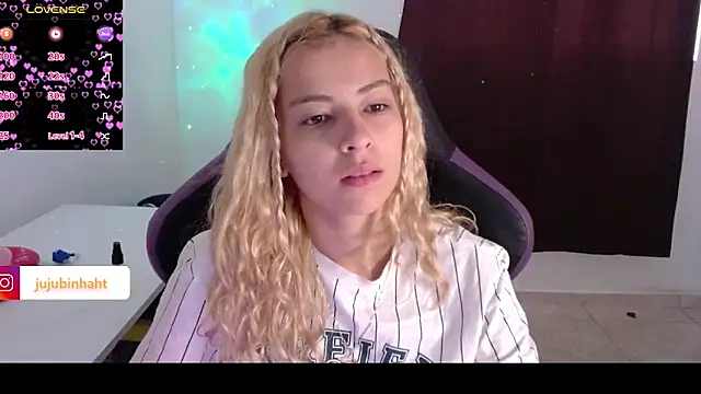 jujubinhahot online show from March 15, 2025, 8:21 pm