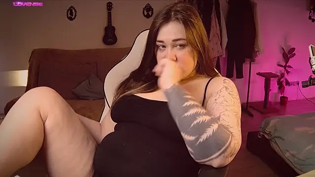 cutenessa online show from March 21, 2025, 11:12 am