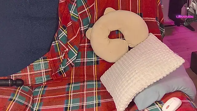 cutenessa online show from January 26, 2025, 3:06 am