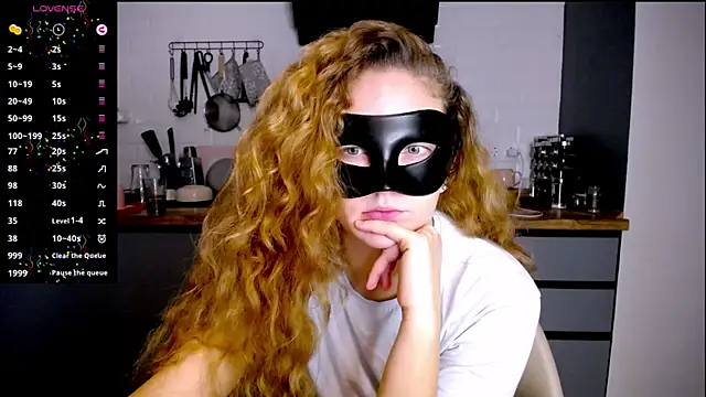 Snapshot of BubbbleGumm chatting on November 27, 2025, 2:17 pm BubbbleGumm online show from November 27, 2025, 2:17 pm