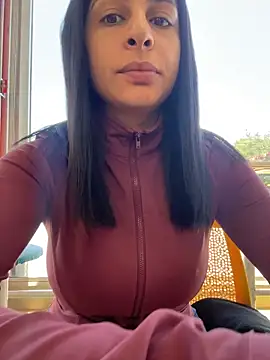 charlotte stevenss  online show from February 27, 2026, 5:13 pm