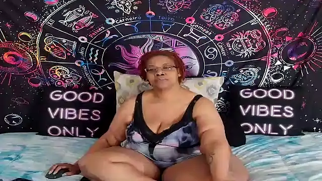 RenaeCumsAlot69 online show from May 15, 2026, 2:37 pm