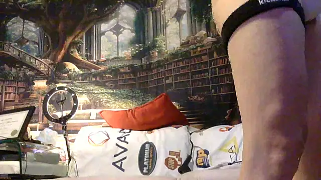 Snapshot of OSIRlS chatting on February 5, 2025, 12:49 pm OSIRlS online show from February 5, 2025, 12:49 pm