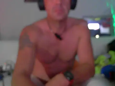 Snapshot of OSIRlS chatting on October 2, 2025, 4:54 pm OSIRlS online show from October 2, 2025, 4:54 pm