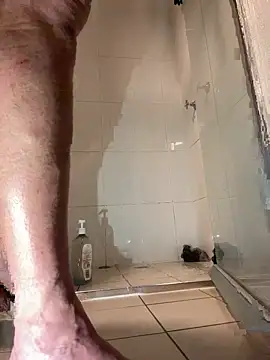 Snapshot of OSIRlS chatting on October 3, 2025, 1:23 pm OSIRlS online show from October 3, 2025, 1:23 pm