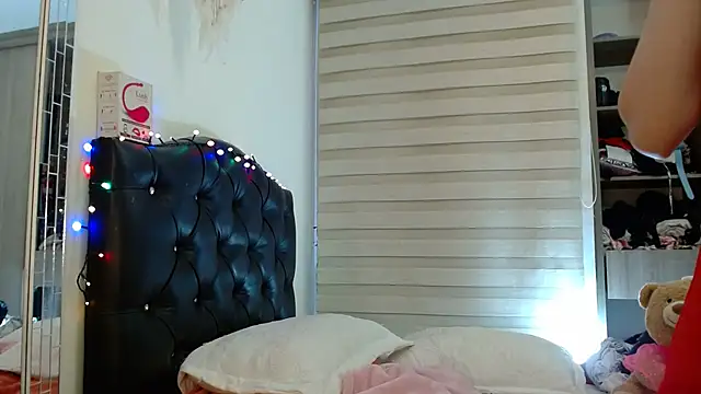 Snapshot of gooddes303salome chatting on November 27, 2025, 8:20 pm gooddes303salome online show from November 27, 2025, 8:20 pm