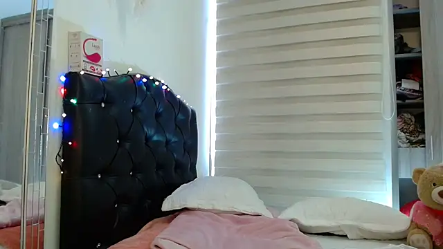 Snapshot of gooddes303salome chatting on November 26, 2025, 7:47 pm gooddes303salome online show from November 26, 2025, 7:47 pm