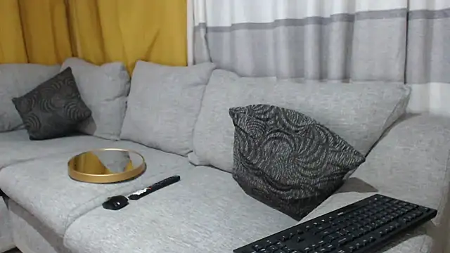 BELINDAXXXXX online show from November 30, 2025, 1:06 am