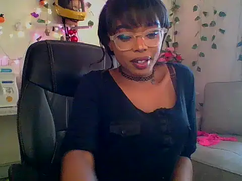 Snapshot of Anaconda2350 chatting on November 28, 2025, 1:55 pm Anaconda2350 online show from November 28, 2025, 1:55 pm