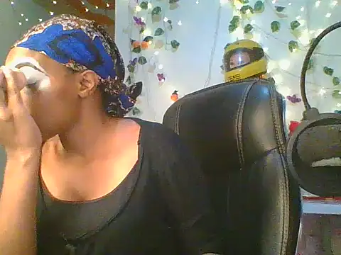 Snapshot of Anaconda2350 chatting on May 23, 2026, 7:24 pm Anaconda2350 online show from May 23, 2026, 7:24 pm
