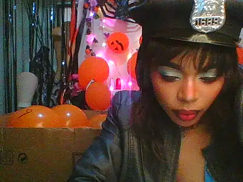 Snapshot of Anaconda2350 chatting on November 8, 2025, 10:57 pm Anaconda2350 online show from November 8, 2025, 10:57 pm