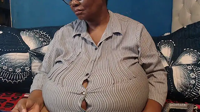 CUTEFIRMMELONSS online show from February 24, 2026, 7:09 am