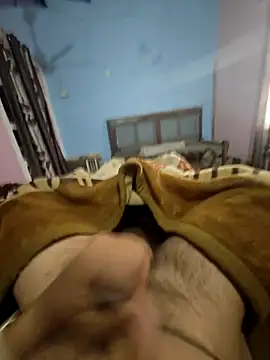 Snapshot of Deshilund9 chatting on February 13, 2025, 10:12 am Deshilund9 online show from February 13, 2025, 10:12 am