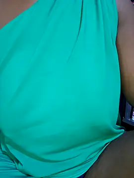 Snapshot of Shaniko89 chatting on April 10, 2026, 5:09 pm Shaniko89 online show from April 10, 2026, 5:09 pm