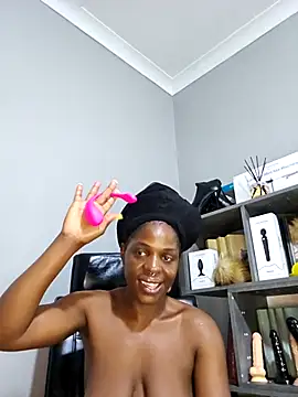 Snapshot of Shaniko89 chatting on November 20, 2025, 6:25 am Shaniko89 online show from November 20, 2025, 6:25 am