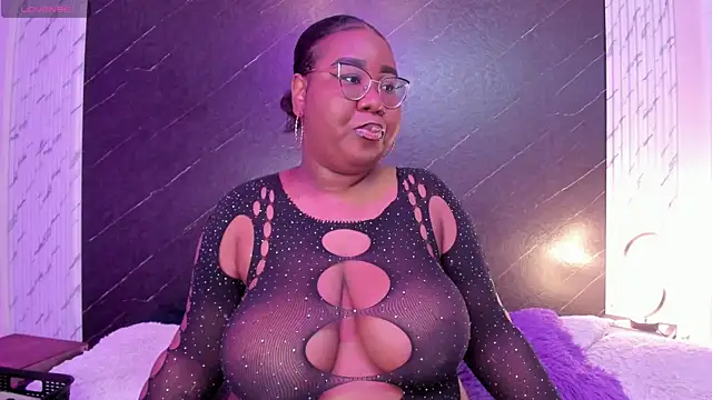 Snapshot of Darnellqueen chatting on September 11, 2025, 3:28 am Darnellqueen online show from September 11, 2025, 3:28 am