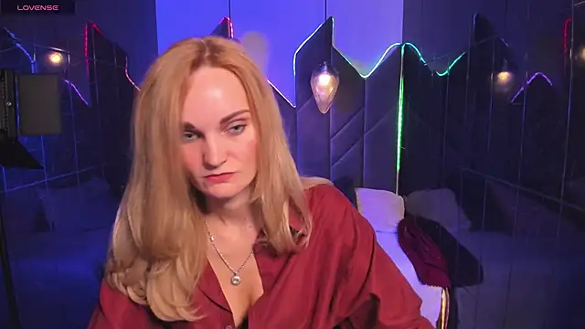 Snapshot of SaraSubtlety chatting on October 3, 2025, 1:34 pm SaraSubtlety online show from October 3, 2025, 1:34 pm