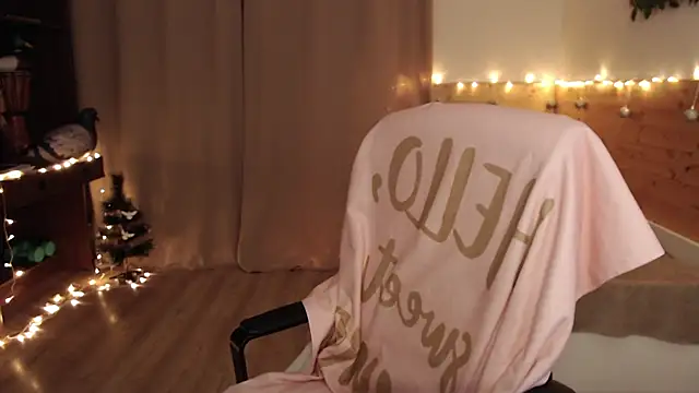 Snapshot of Exponent_5 chatting on February 3, 2025, 10:32 pm Exponent 5 online show from February 3, 2025, 10:32 pm