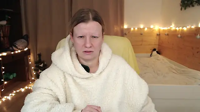 Snapshot of Exponent_5 chatting on February 16, 2025, 1:25 am Exponent 5 online show from February 16, 2025, 1:25 am