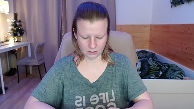 Snapshot of Exponent_5 chatting on February 6, 2026, 5:53 pm Exponent 5 online show from February 6, 2026, 5:53 pm