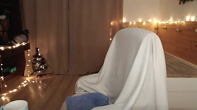 Snapshot of Exponent_5 chatting on December 27, 2024, 11:31 pm Exponent 5 online show from December 27, 2024, 11:31 pm