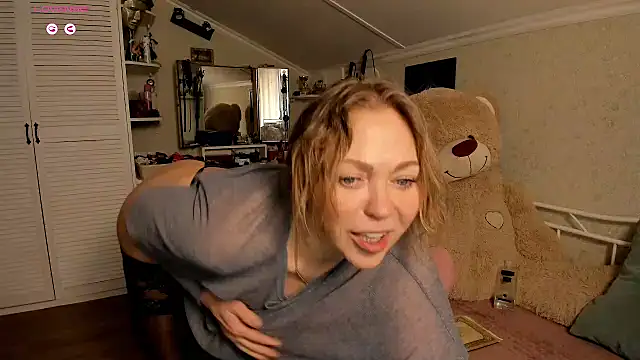 SimonaMartin online show from February 16, 2026, 8:24 am