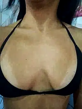 Snapshot of jessy905 chatting on April 15, 2026, 1:04 pm jessy905 online show from April 15, 2026, 1:04 pm