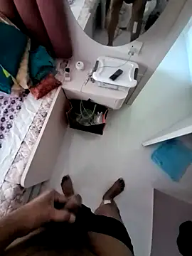 Snapshot of NH2022 chatting on November 13, 2025, 8:18 am NH2022 online show from November 13, 2025, 8:18 am