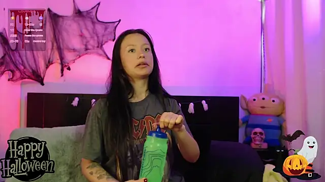 Snapshot of it_l chatting on October 27, 2025, 1:12 pm it l online show from October 27, 2025, 1:12 pm