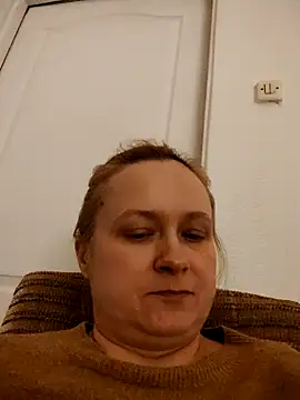 Snapshot of She-devilx chatting on February 4, 2025, 10:13 pm She-devilx online show from February 4, 2025, 10:13 pm