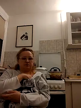 Snapshot of She-devilx chatting on December 17, 2025, 10:37 pm She-devilx online show from December 17, 2025, 10:37 pm