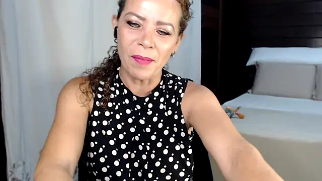 Snapshot of BarbaraDominatrix chatting on June 15, 2026, 7:02 pm BarbaraDominatrix online show from June 15, 2026, 7:02 pm