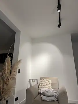 Snapshot of EllaSanz_ chatting on September 23, 2025, 9:33 pm EllaSanz online show from September 23, 2025, 9:33 pm