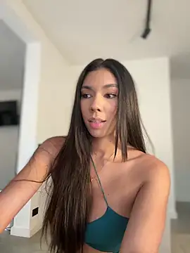 Snapshot of EllaSanz_ chatting on September 11, 2025, 8:20 pm EllaSanz online show from September 11, 2025, 8:20 pm