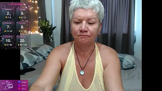 Snapshot of roxana_brooks chatting on April 22, 2026, 1:34 am roxana brooks online show from April 22, 2026, 1:34 am