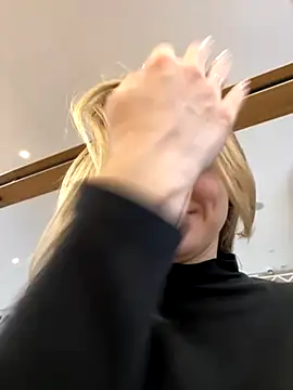 ValenciaShock online show from December 4, 2025, 6:45 am