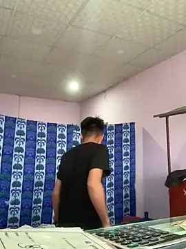 Hullax online show from March 21, 2026, 2:57 am